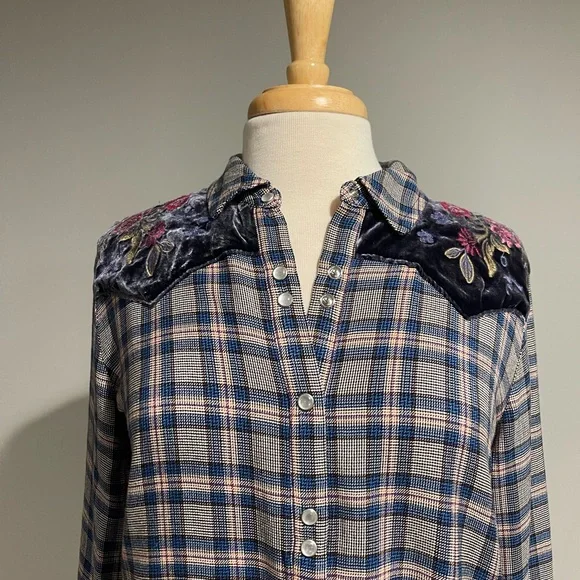 Johnny Was Puff Sleeve Western Shirt Cirla Plaid size M - Picture 3 of 7